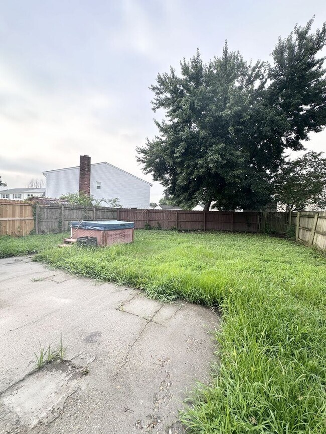 Building Photo - Renovated 4-bedroom, 2.5 bathroom in Virginia Beach