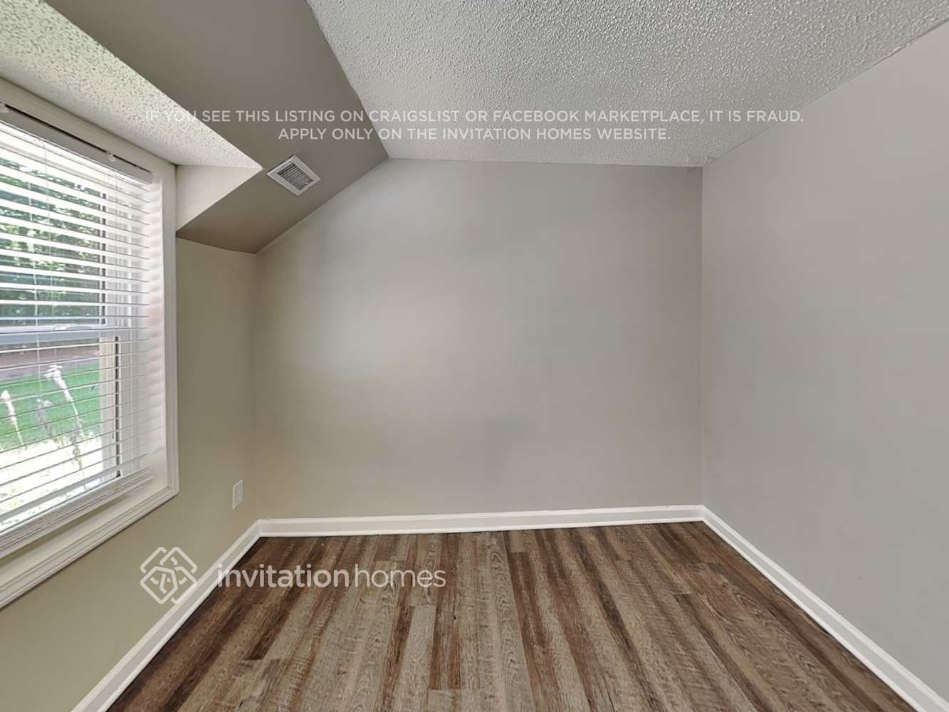 Building Photo - 5789 Chisholm Trail SW