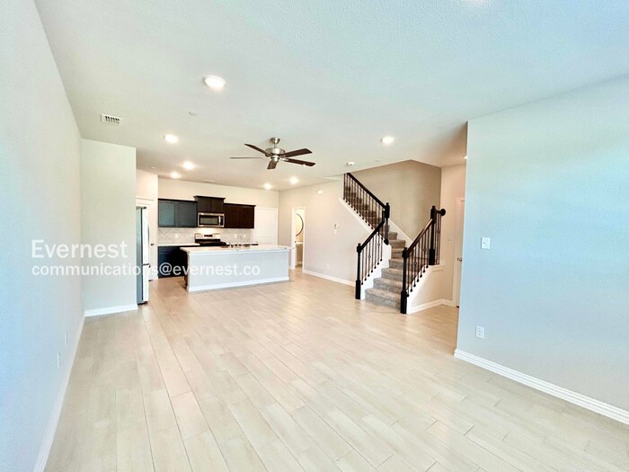 Building Photo - 3030 Willow Wood Ct