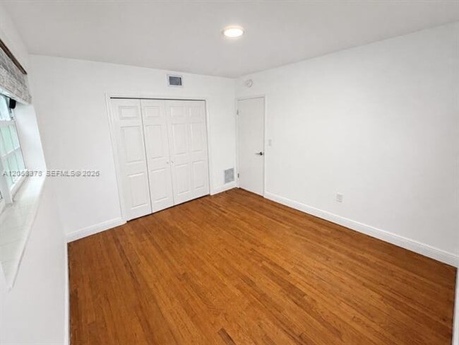 Building Photo - 1561 West Ave