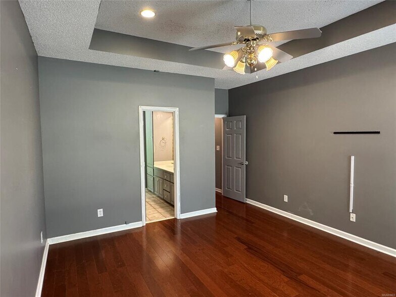 Building Photo - 6272 Deerwood Dr