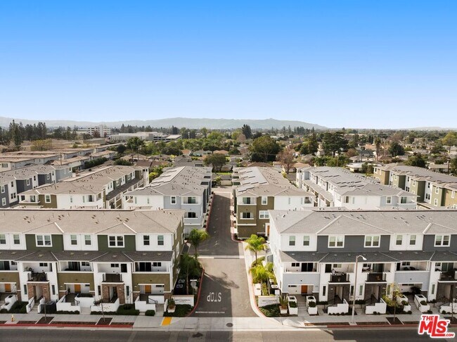 Building Photo - 1716 Cayton Lp