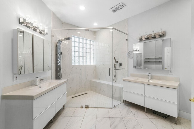 Building Photo - 7087 NW 78th Pl