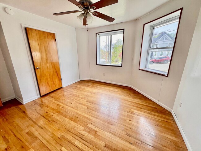 Building Photo - 212 N Highland Ave