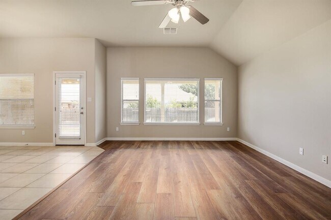 Building Photo - 1003 Suffolk Ct