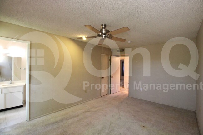 Building Photo - 10733 W Loma Blanca Dr