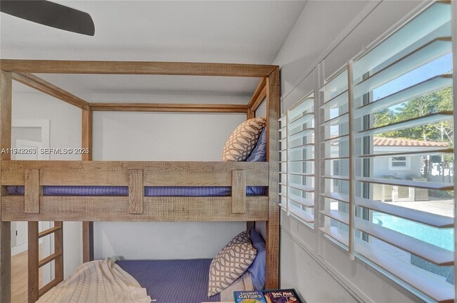 Building Photo - 2011 NE 31st Ct