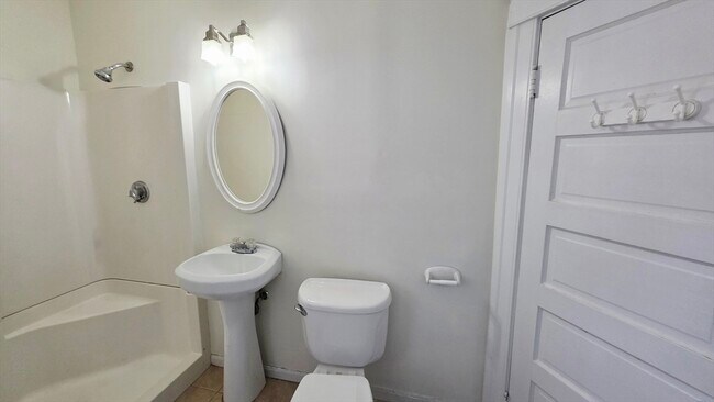 Building Photo - 46 Wachusett St