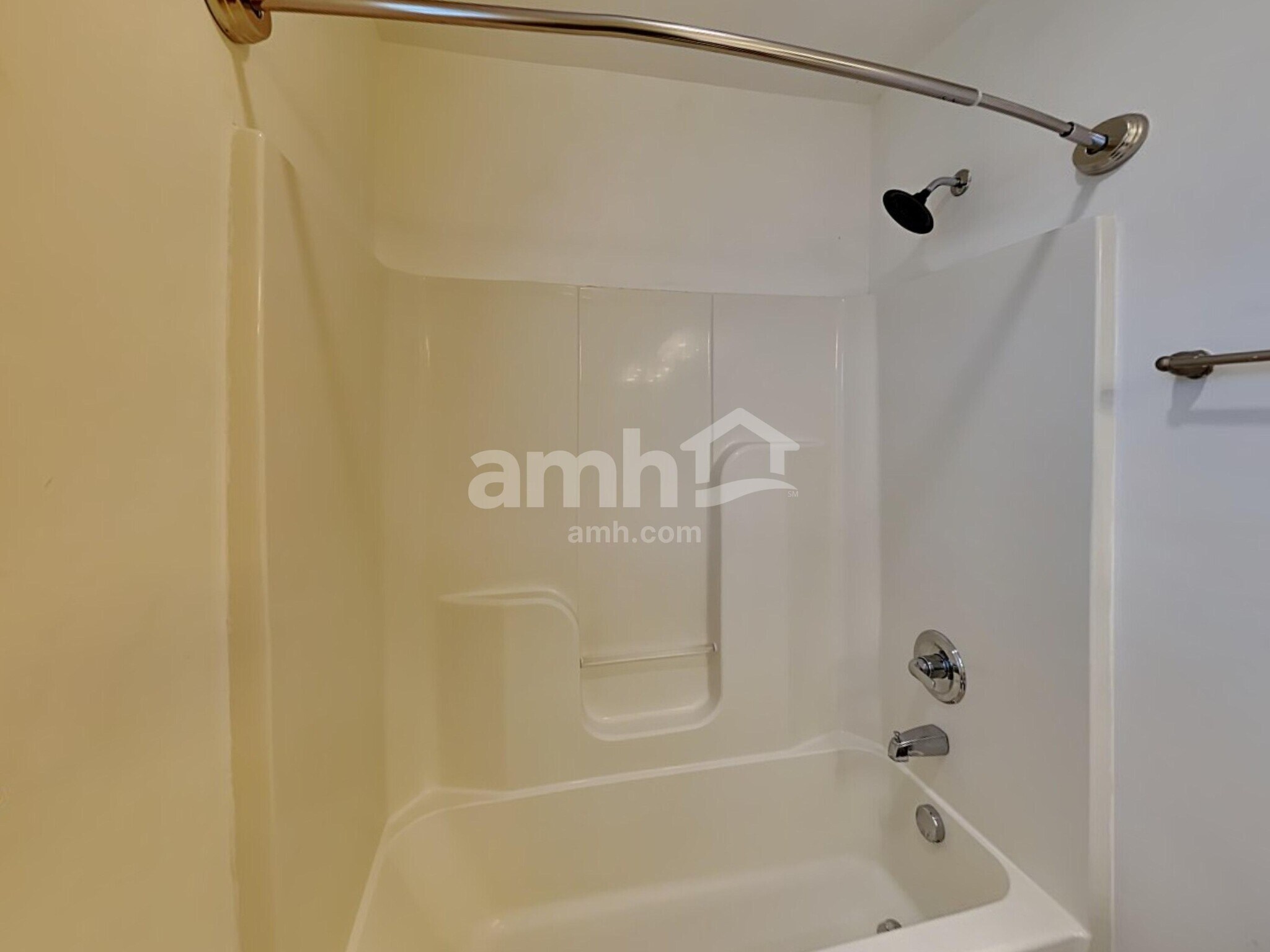 Building Photo - 1702 Arrowhead Dr