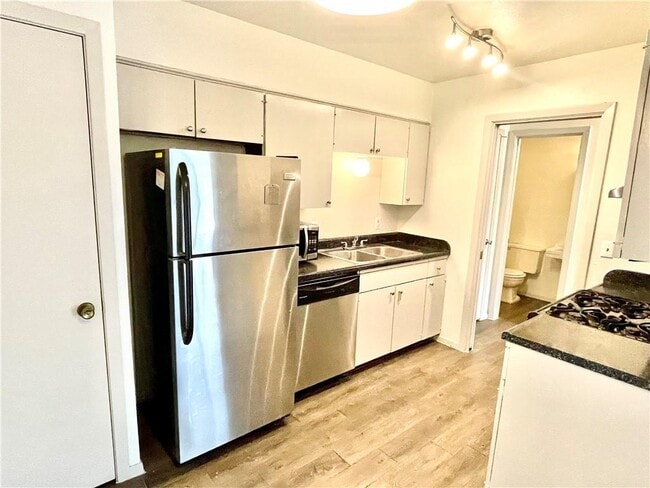 Building Photo - 5806 Belmoor Dr