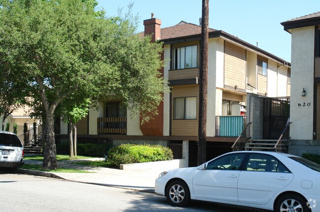 Primary Photo - 616 W Doran St