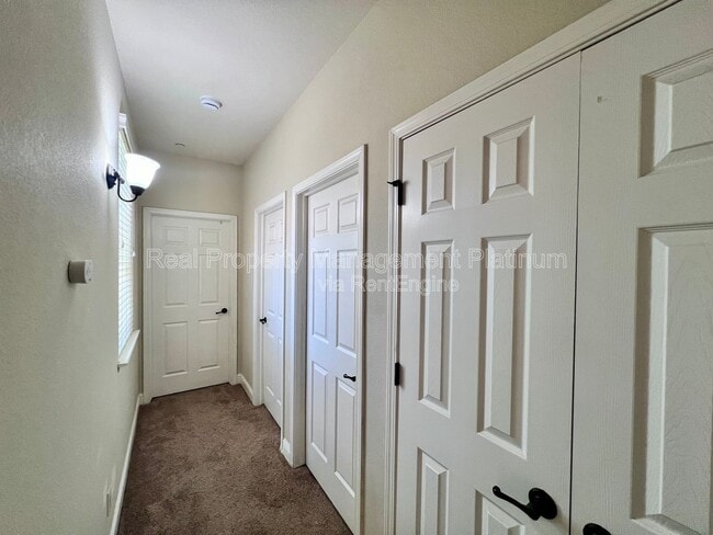 Building Photo - 5893 E Laurite Ave