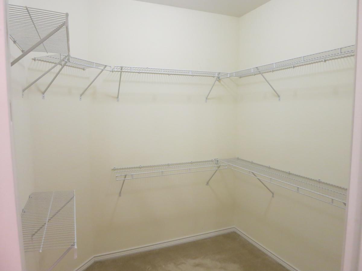 Building Photo - 1206 Emerald Glen