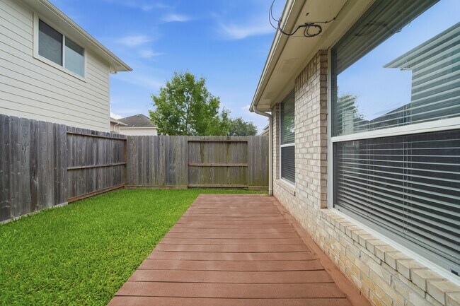 Building Photo - 1631 Crescent Shores Ln