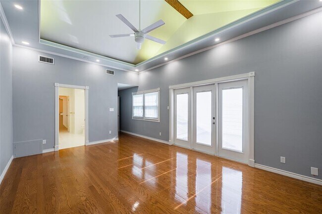 Building Photo - 12625 Memorial Dr