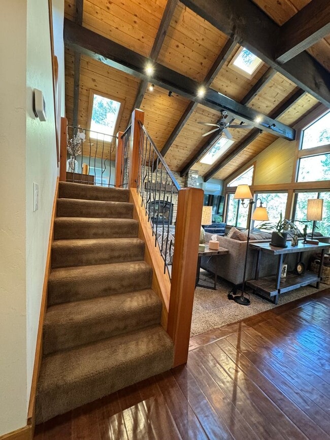 Building Photo - FOR RENT: FURNISHED LONG-TERM EXTREMELY CO...