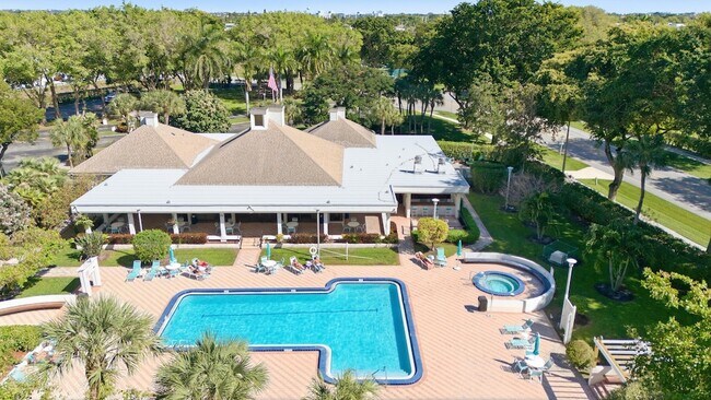 Building Photo - 2070 Homewood Blvd