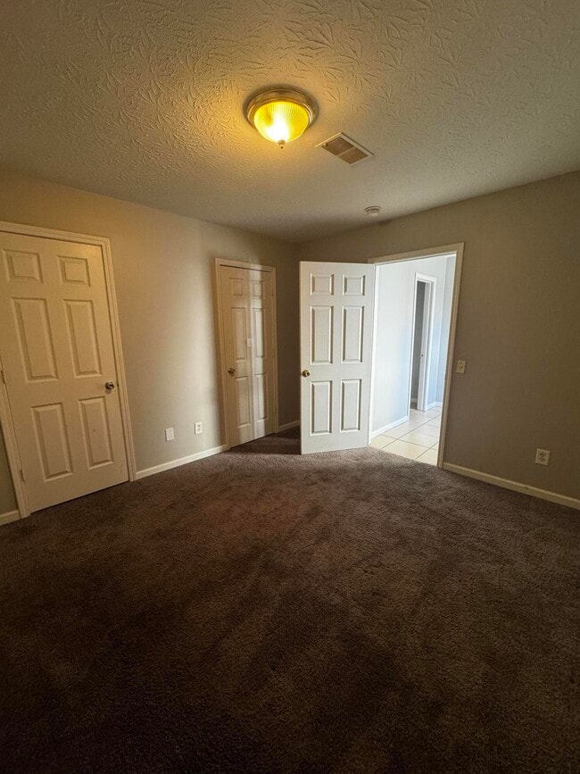 Building Photo - 230 Mousas Way