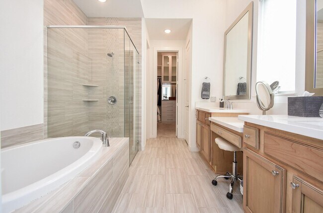 Building Photo - 518 Bedias Creek Dr