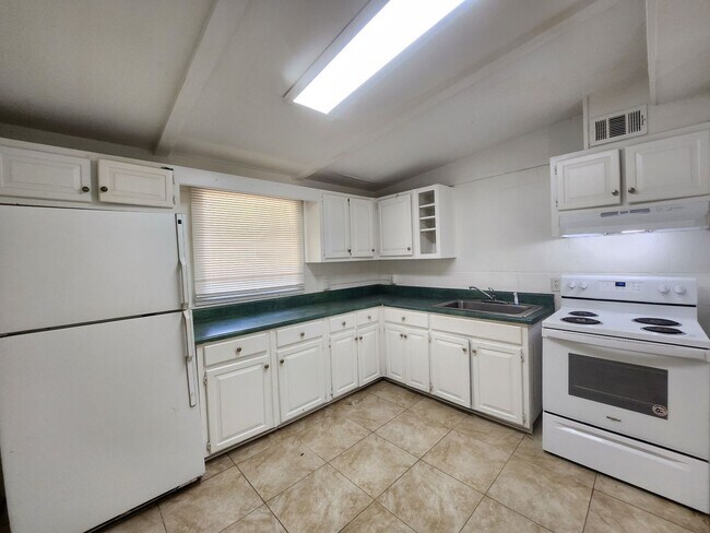 Building Photo - 2 Nevada Cir