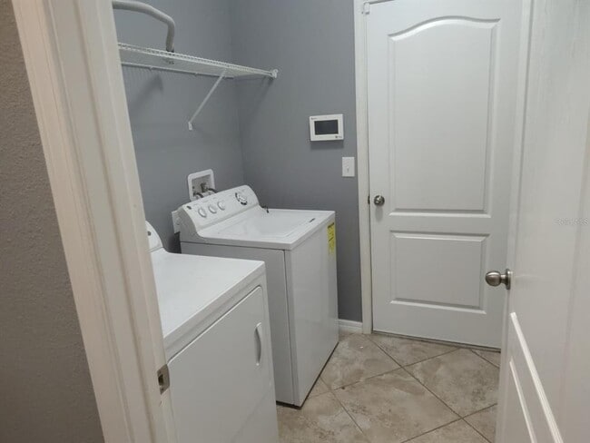 Building Photo - 2288 Grantham Ave