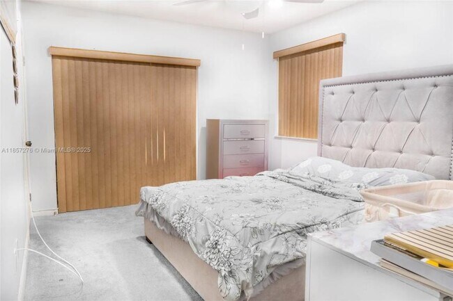 Building Photo - 2 bedroom in Miami FL 33179