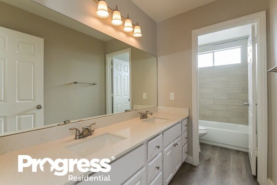 Building Photo - 2043 Angel Falls Dr