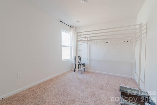 Building Photo - 346 Kenyon Dr