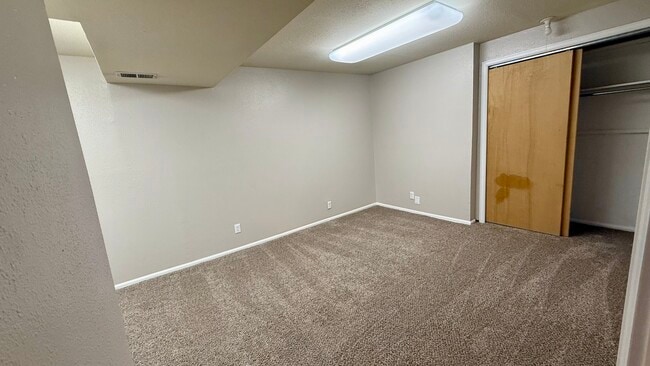 Building Photo - 2685 S Dayton Way