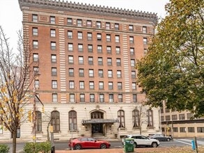 Building Photo - Spacious 1BR Condo with Utilities Included at Kimball Towers