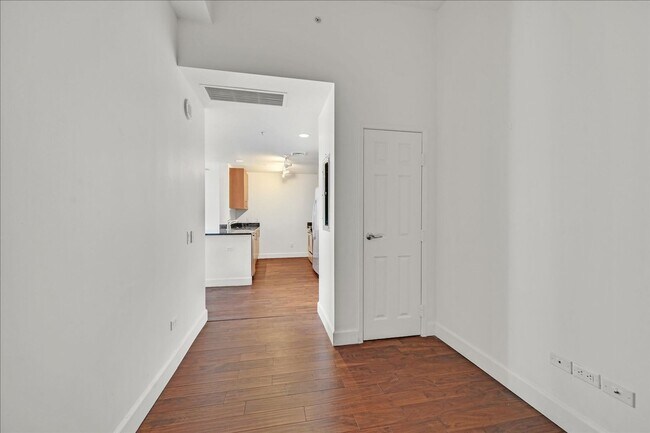 Building Photo - Dual Masters & Incredible Strip Views, 37th Floor or Allure