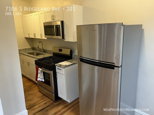 Building Photo - 7106 S Ridgeland Ave