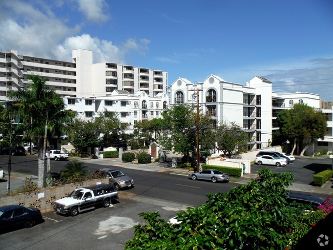 Primary Photo - Fountains at Makiki