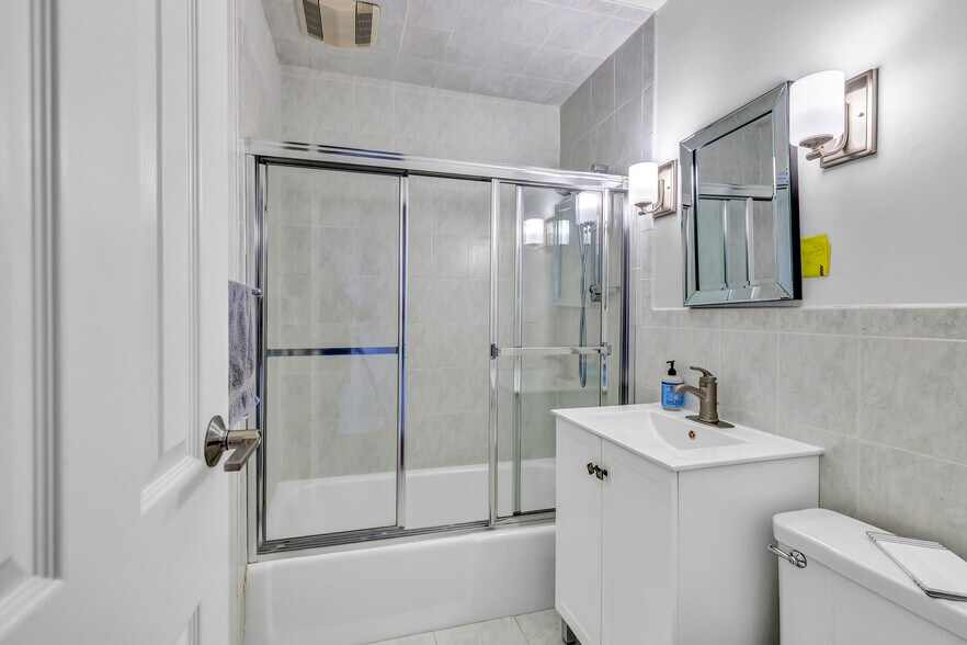 Building Photo - 245 Unquowa Rd