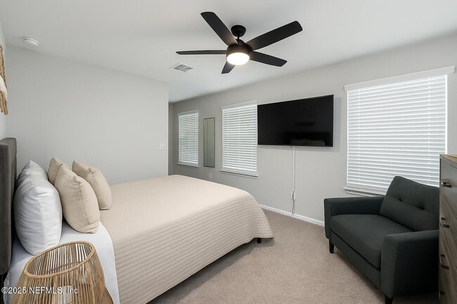 Building Photo - 1063 Farwell St