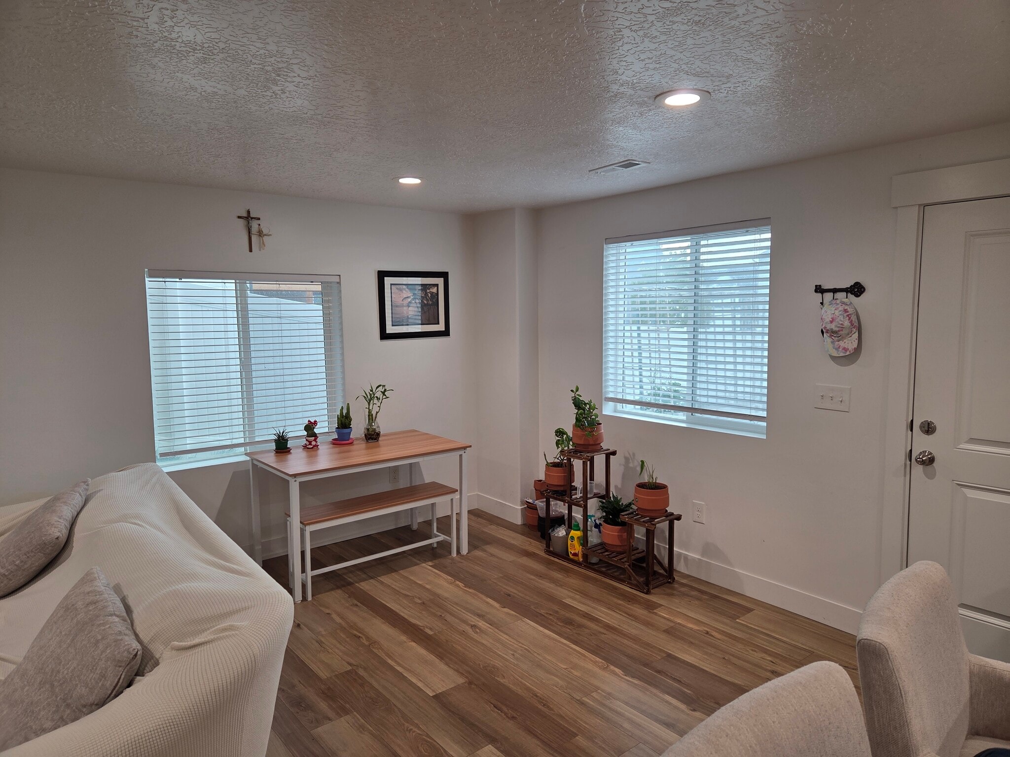 Building Photo - 7046 N Silver Creek Way