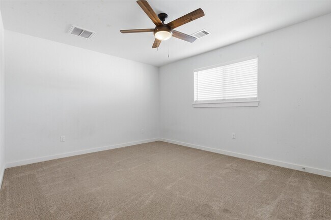 Building Photo - 10103 Goldcrest St