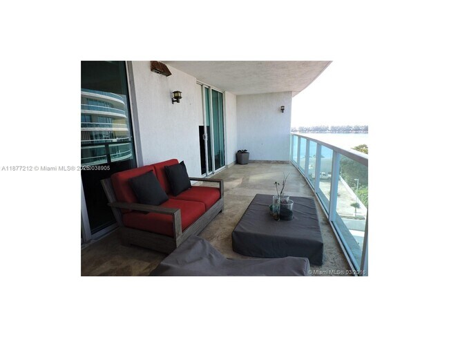 Building Photo - 2101 Brickell Ave