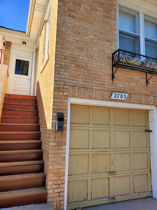 Primary Photo - 2705 NW 13 - Garage Apartment