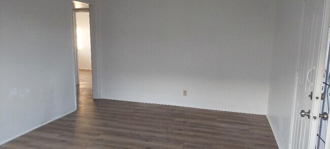 Living Room - 1252 Vine St