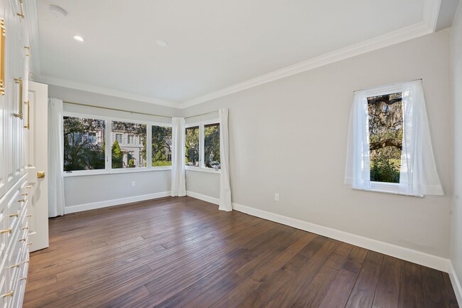 Building Photo - Beautiful, one-of-a-kind Park Avenue COndo