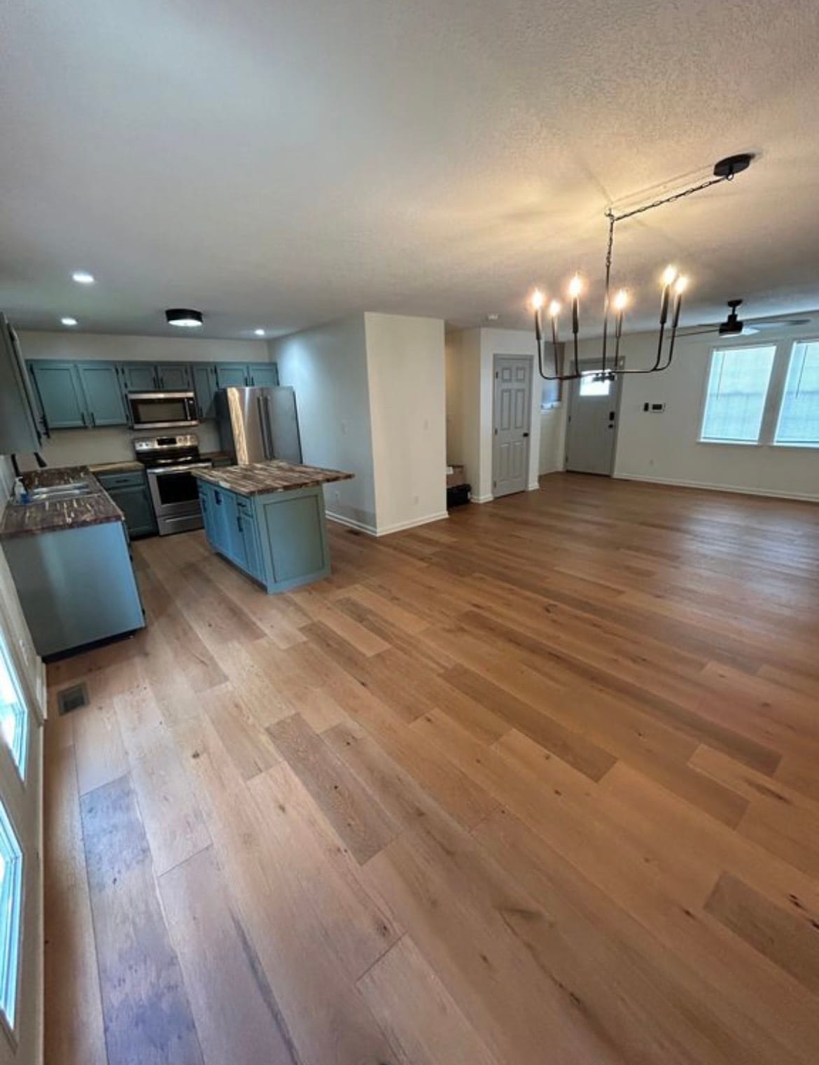 Building Photo - 259 Clover Cir