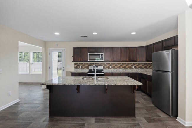 Building Photo - 442 Thoroughbred Dr