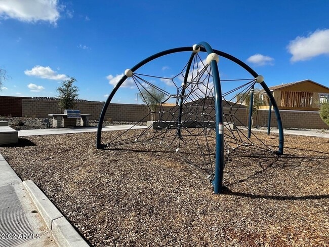 Building Photo - 9833 E Stratus Ave