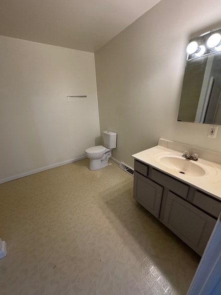 Building Photo - 30 Rd 64