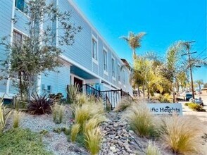 Building Photo - 4750 Noyes St