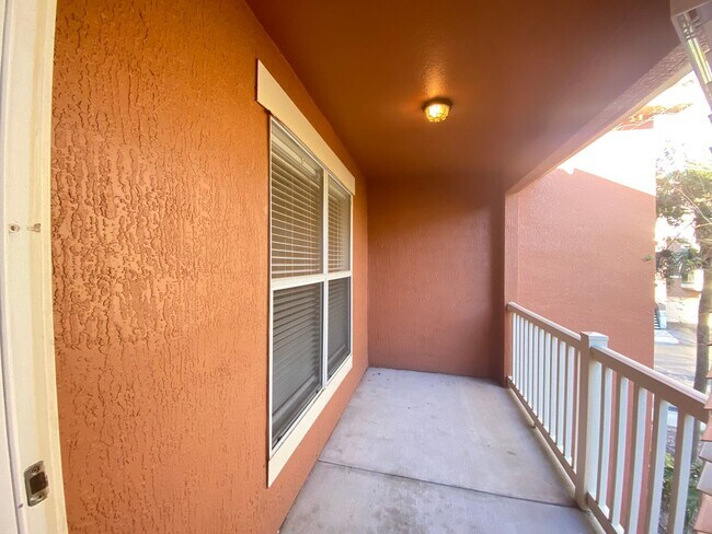 Building Photo - Stunning one bedroom, one bath luxury condo with large garage and fabulous community amenities.