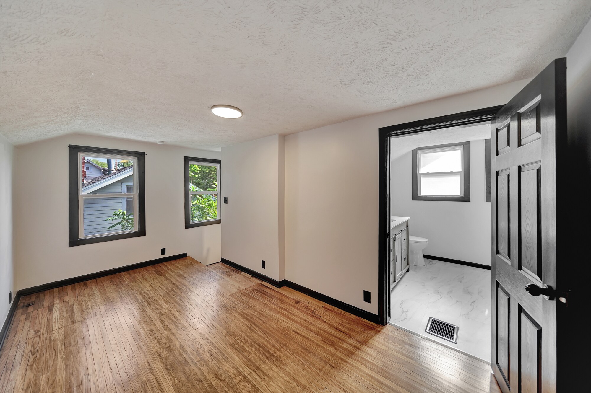 Building Photo - 2429 S 13th St