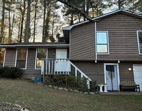 Building Photo - 3253 Deshong Dr SW