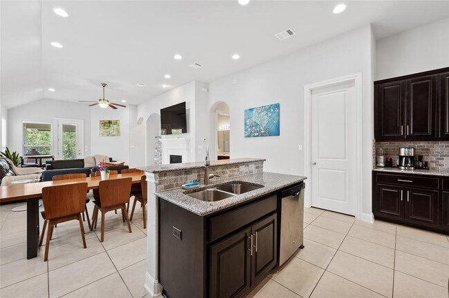 Building Photo - 3828 Vinalopo Dr